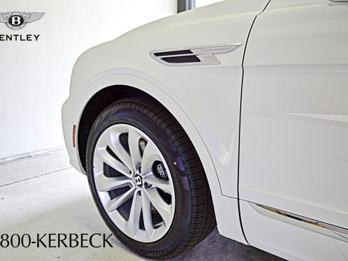 New 2025 Bentley Bentayga Plug-In Hybrid image 21
