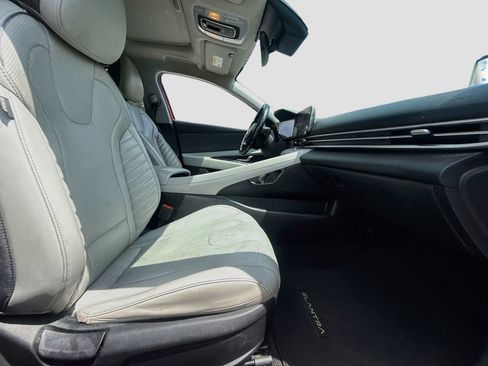 Used 2022 Hyundai Elantra Limited FWD image 30
