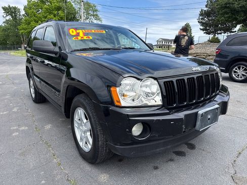 Used 2007 Jeep Grand Cherokee Laredo AWD/4WD image 4