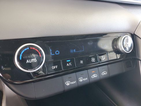 Used 2023 Hyundai Elantra SEL image 26