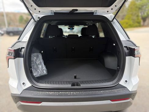 New 2026 Chevrolet Equinox LT w/ Safety and Technology Package FWD image 12