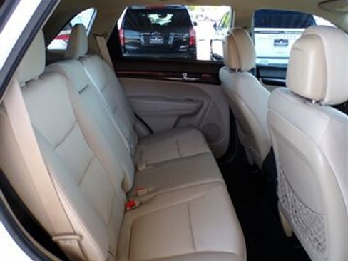 Used 2012 Kia Sorento LX w/ Third Row Pkg image 28