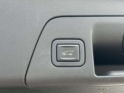 Used 2023 Buick Envision Avenir AWD/4WD image 22