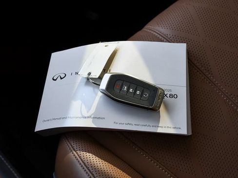 Used 2025 INFINITI QX80 Sensory AWD/4WD image 38
