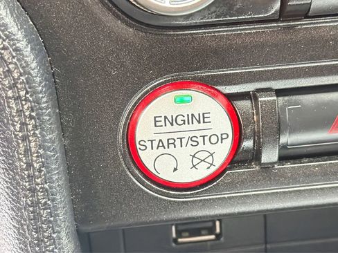 Used 2016 Ford Mustang Coupe RWD image 28