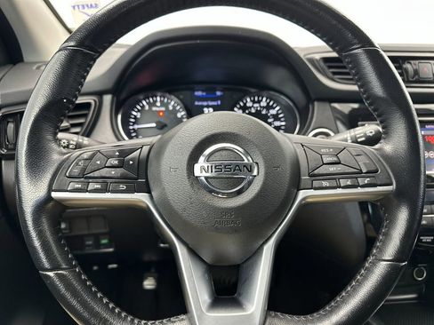 Used 2021 Nissan Rogue Sport SV FWD image 22