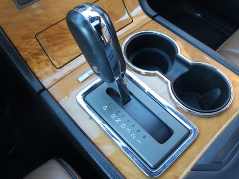 Used 2014 Lincoln Navigator 2WD w/ Equipment Group 101A image 28