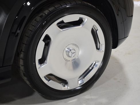 Used 2025 Mercedes-Benz Maybach GLS 600 4MATIC image 17