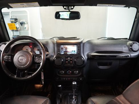Used 2017 Jeep Wrangler Unlimited Sahara AWD/4WD image 17