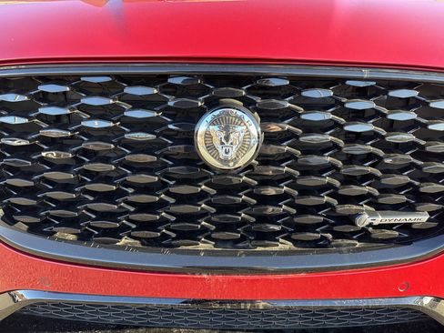 Certified 2025 Jaguar F-PACE R-Dynamic S image 10