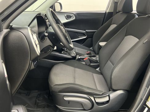 Used 2024 Kia Soul LX w/ Option Group 015 image 11