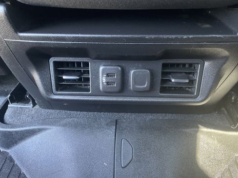 Used 2022 Chevrolet Silverado 3500 LT w/ Convenience Package AWD/4WD image 18