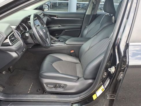Used 2020 Toyota Camry SE image 12