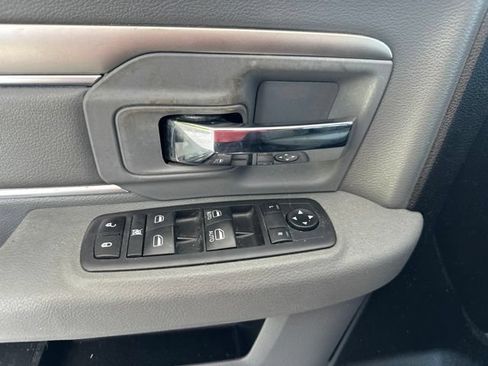 Used 2019 RAM 1500 Classic SLT RWD image 15