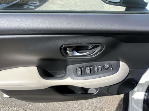 Certified 2023 Honda HR-V LX image 14