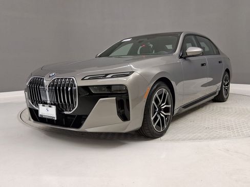 Certified 2023 BMW i7 xDrive60 AWD/4WD image 34