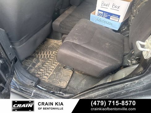 Used 2017 Jeep Wrangler Unlimited Sport w/ Connectivity Group AWD/4WD image 28