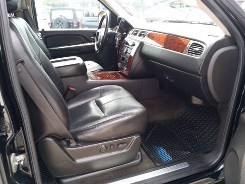 Used 2007 Chevrolet Avalanche LT w/ LT Preferred Equipment Group AWD/4WD image 15