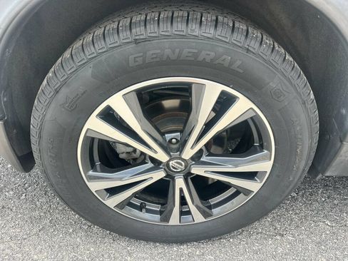 Used 2020 Nissan Rogue SV w/ Premium Package FWD image 7