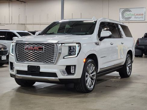 Used 2021 GMC Yukon XL Denali w/ Denali Premium Package RWD image 4