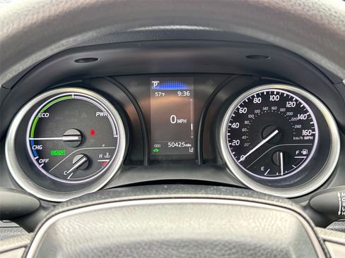 Used 2021 Toyota Camry LE image 32