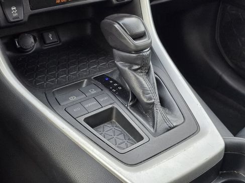 Used 2021 Toyota RAV4 XLE FWD image 23