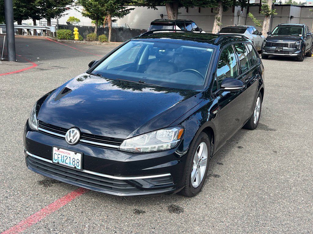 Used 2018 Volkswagen Golf SE FWD image 3