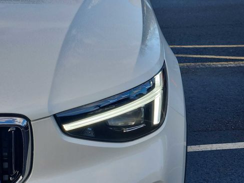 Used 2025 Volvo XC40 B5 Ultra w/ Protection Package Premier image 9