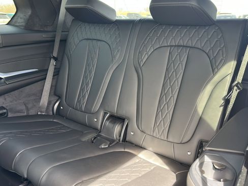 New 2025 BMW X7 M60i image 18