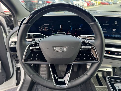 Used 2024 Cadillac Lyriq Luxury AWD/4WD image 21