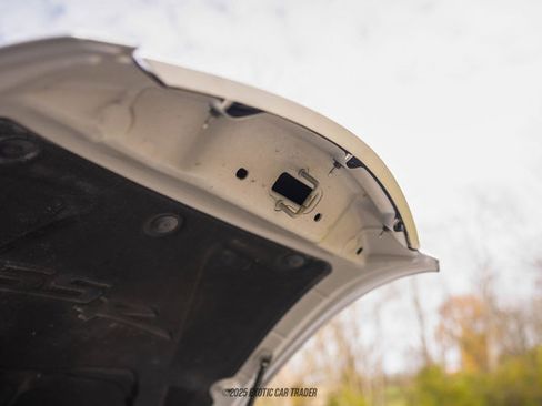 Used 2005 Chevrolet SSR w/ Preferred Equipment Group image 68