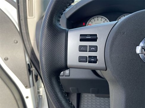 Used 2020 Nissan Frontier PRO-4X image 18