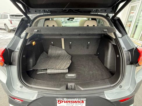 Used 2023 Buick Encore GX Essence w/ Experience Buick Package image 36