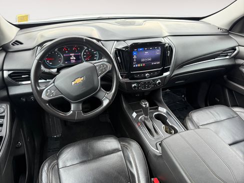 Used 2020 Chevrolet Traverse LT w/ LT Premium Package image 15