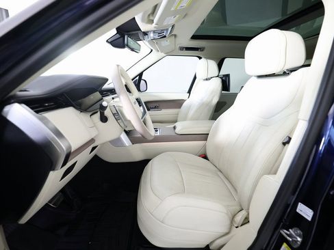 Used 2023 Land Rover Range Rover Long Wheelbase SE image 20