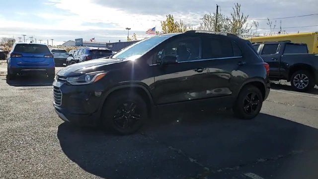 Used 2017 Chevrolet Trax LT w/ LT Convenience Package FWD image 6