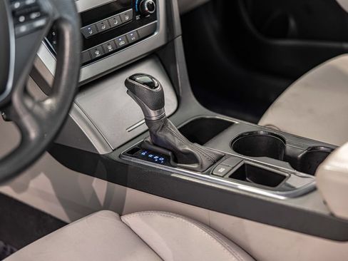 Used 2015 Hyundai Sonata SE FWD image 19