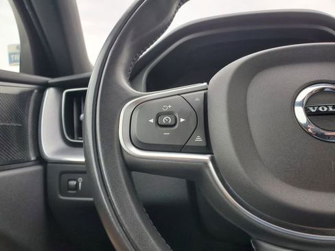Used 2020 Volvo XC60 T5 Momentum AWD/4WD image 14