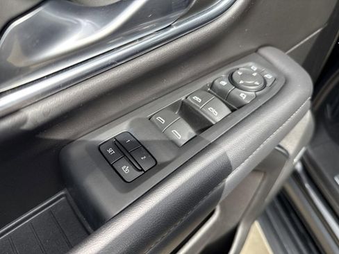 Used 2022 Chevrolet Tahoe LT w/ LT Signature Package image 10