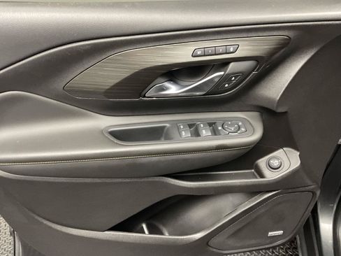 Used 2021 GMC Terrain SLT w/ Infotainment Package II FWD image 10