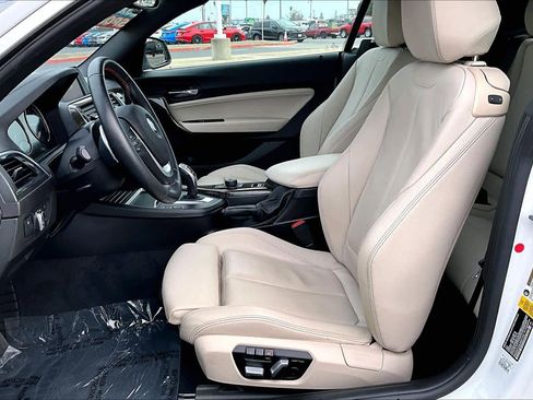 Used 2018 BMW 230i Convertible image 7