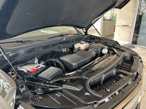 Used 2024 Chevrolet Suburban High Country w/ Advanced Technology Package image 13