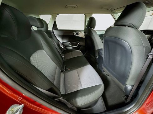 Used 2023 Kia Soul LX w/ LX Technology Package FWD image 24