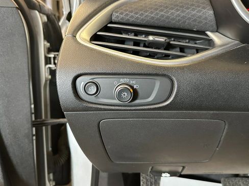 Used 2019 Chevrolet Malibu LS image 18