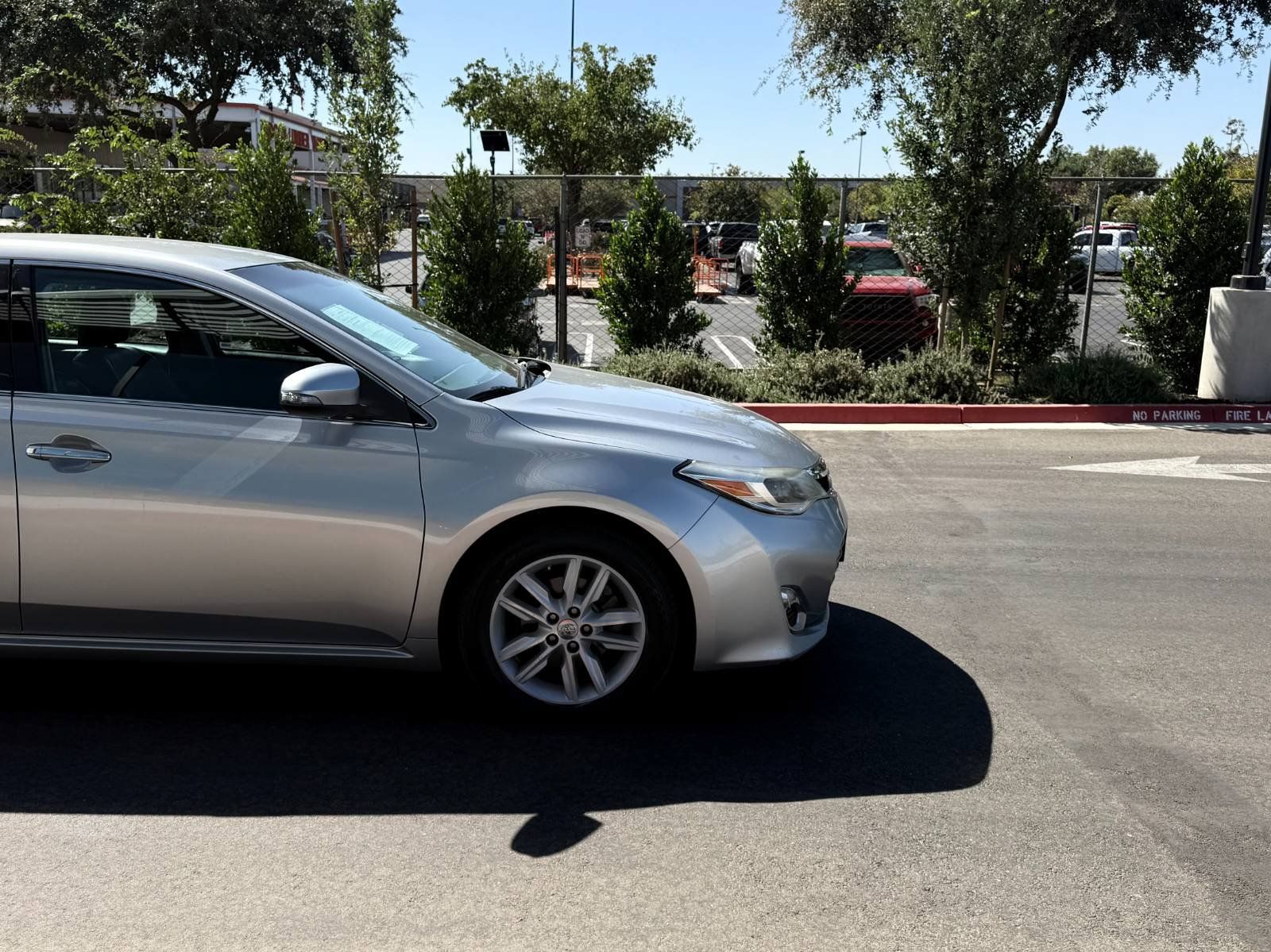 Used 2015 Toyota Avalon XLE FWD image 4