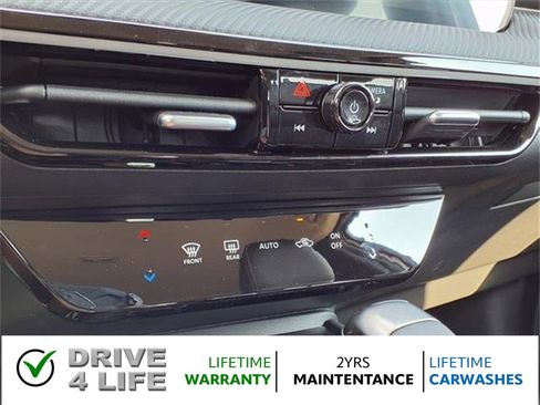 Used 2025 Nissan Kicks SR image 16