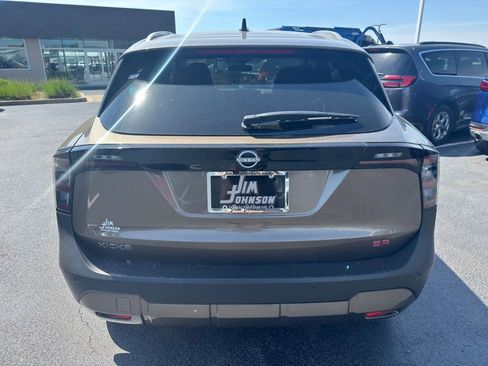 New 2026 Nissan Kicks SR w/ SR Premium Package FWD image 4