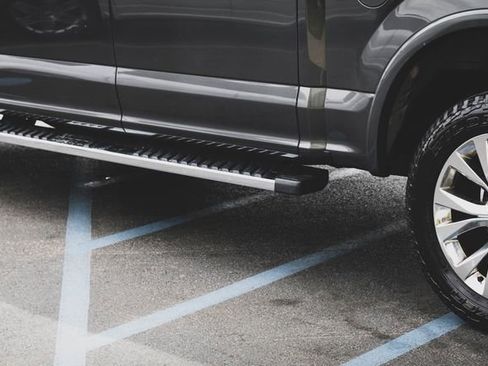 Used 2015 Ford F150 Lariat w/ Equipment Group 502A Luxury image 8