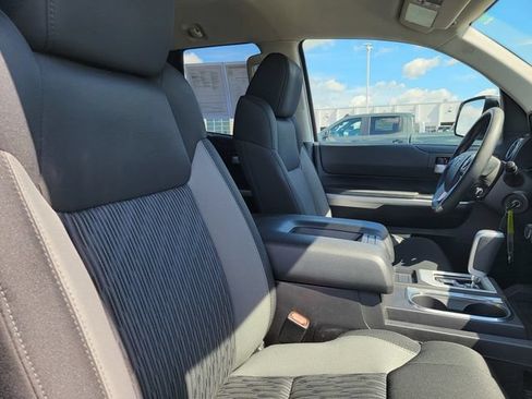Used 2015 Toyota Tundra SR5 w/ TRD Off Road Package AWD/4WD image 17