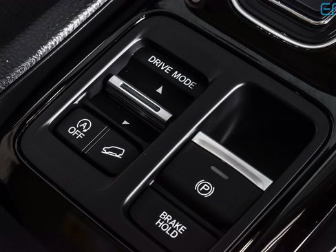 Used 2025 Honda Pilot Elite image 6